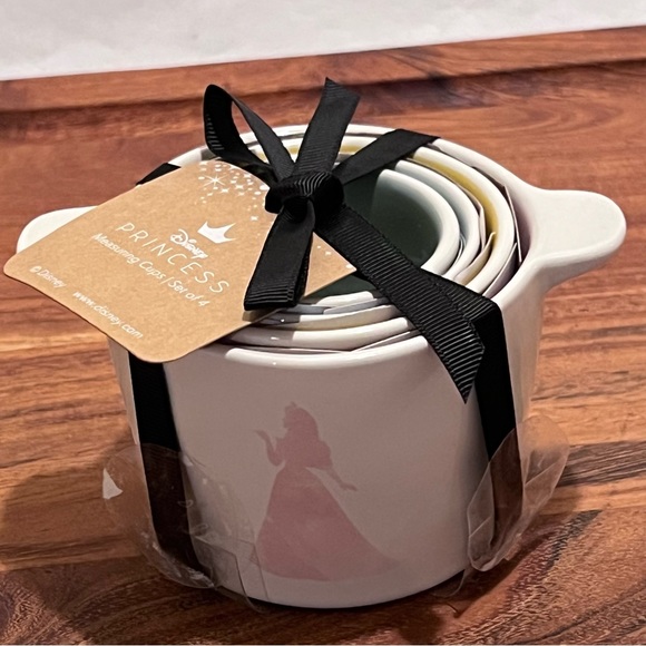 Rae Dunn Disney Princess Set of 4 Ceramic Measuring Cups - Picture 3 of 17